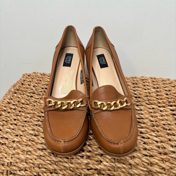 Jones New York Cyri Heeled Loafer Pumps | Women’s 9M Tan Block Heel Chain Detail - Picture 3 of 12